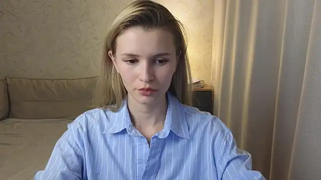 Snapshot of elsa_limerence chatting on 05/21/26, 05:42 elsa limerence online show from 05/21/26, 05:42