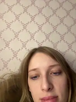 Snapshot of Evvie_Summn1 chatting on 02/28/26, 05:14 Evvie Summn1 online show from 02/28/26, 05:14