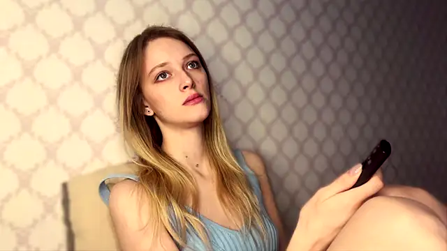 Snapshot of Evvie_Summn1 chatting on 03/02/26, 07:15 Evvie Summn1 online show from 03/02/26, 07:15