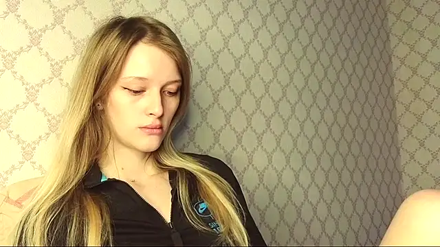 Evvie Summn1 online show from 05/15/26, 02:24
