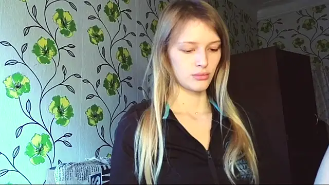 Evvie Summn1 online show from 06/05/26, 06:42