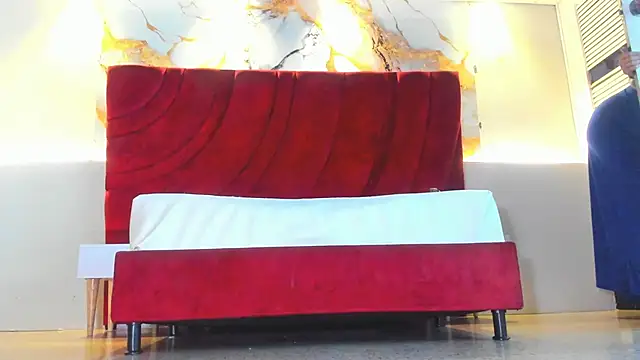 MAISE HILL1 online show from 09/10/25, 01:11