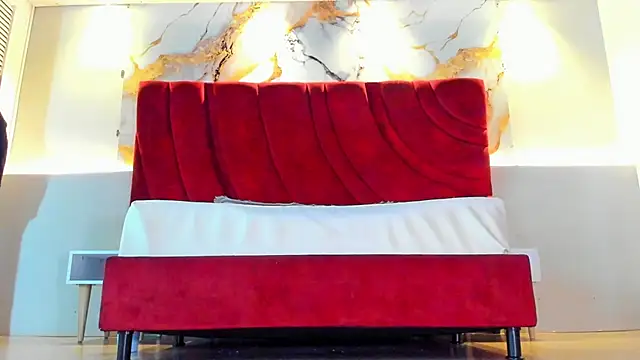 MAISE HILL1 online show from 10/15/25, 01:22