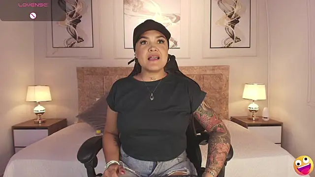 Snapshot of lyn_adamns chatting on 01/14/25, 07:43 lyn adamns online show from 01/14/25, 07:43