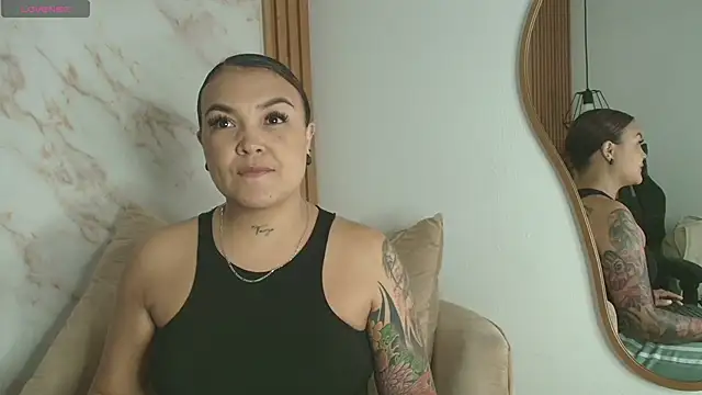 Snapshot of lyn_adamns chatting on 10/08/25, 01:14 lyn adamns online show from 10/08/25, 01:14