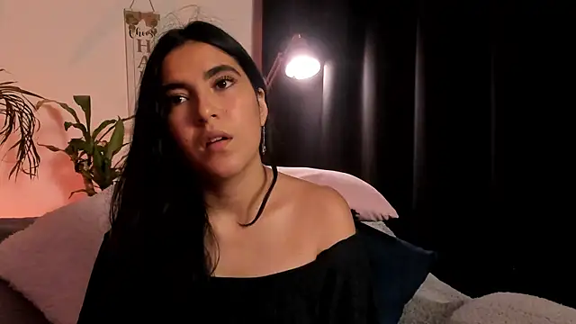 Snapshot of Serenity_Day chatting on 02/25/25, 12:36 Serenity Day online show from 02/25/25, 12:36