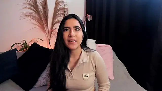 Snapshot of Serenity_Day chatting on 11/20/25, 03:45 Serenity Day online show from 11/20/25, 03:45