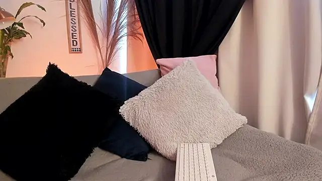 Snapshot of Serenity_Day chatting on 01/17/26, 03:06 Serenity Day online show from 01/17/26, 03:06