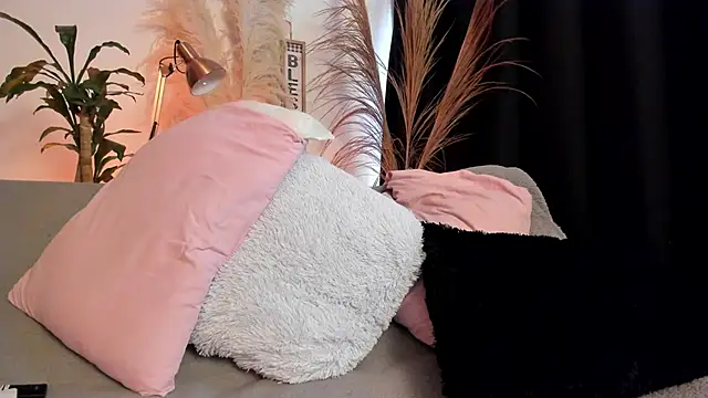 Snapshot of Serenity_Day chatting on 02/28/26, 03:13 Serenity Day online show from 02/28/26, 03:13