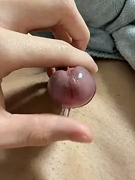 Snapshot of toooom845 chatting on 12/20/25, 08:27 toooom845 online show from 12/20/25, 08:27