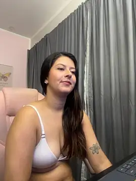 liss black online show from 10/31/25, 03:51