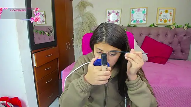 Lia Keen online show from 10/08/25, 12:47