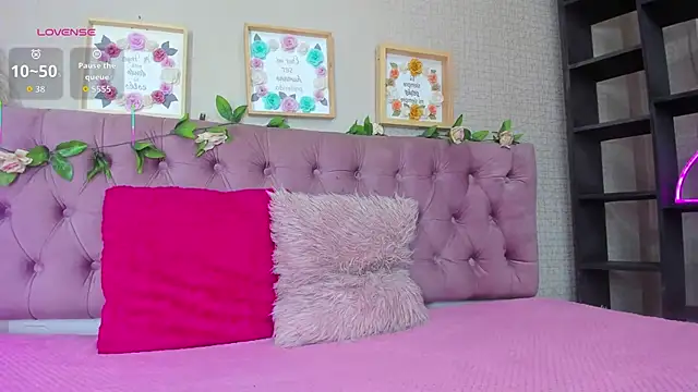 Lia Keen online show from 10/20/25, 08:20