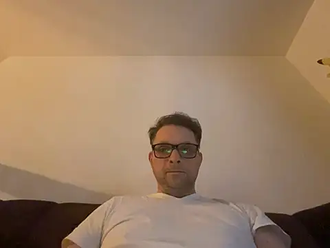 Snapshot of Perry_devot chatting on 02/04/25, 06:38 Perry devot online show from 02/04/25, 06:38
