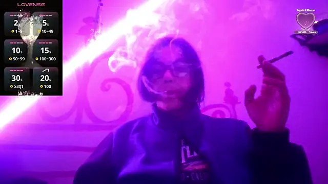 Snapshot of Tiramisu89 chatting on 10/03/25, 05:04 Tiramisu89 online show from 10/03/25, 05:04