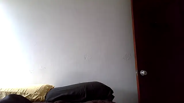 Snapshot of Tiramisu89 chatting on 10/15/25, 07:03 Tiramisu89 online show from 10/15/25, 07:03