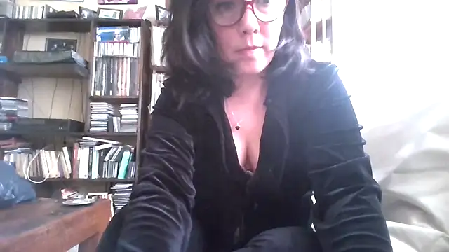 Snapshot of Tiramisu89 chatting on 11/23/25, 07:35 Tiramisu89 online show from 11/23/25, 07:35