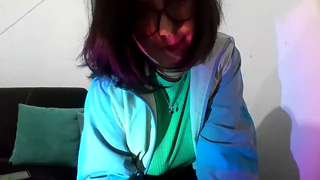 Snapshot of Tiramisu89 chatting on 11/26/25, 01:06 Tiramisu89 online show from 11/26/25, 01:06