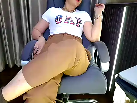 Snapshot of fabdemira chatting on 11/21/25, 05:33 fabdemira online show from 11/21/25, 05:33