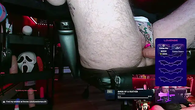 tuxedomasc 95 online show from 10/04/25, 10:52