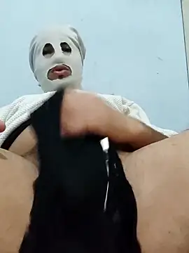 Snapshot of Mimoudik chatting on 02/04/26, 11:09 Mimoudik online show from 02/04/26, 11:09