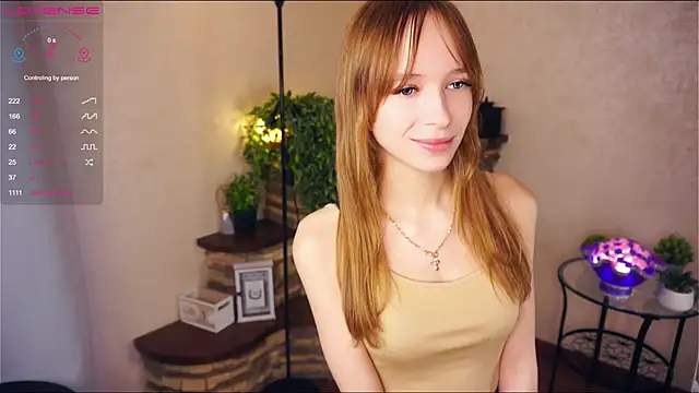 Snapshot of LynetBurby chatting on 03/08/25, 07:49 LynetBurby online show from 03/08/25, 07:49