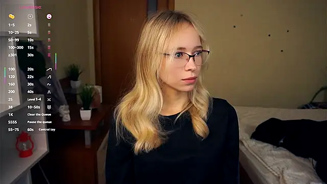 LynetBurby online show from 10/22/25, 03:12