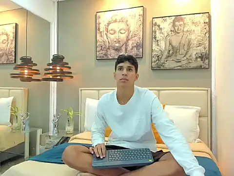 kieran derek online show from 10/29/25, 03:31