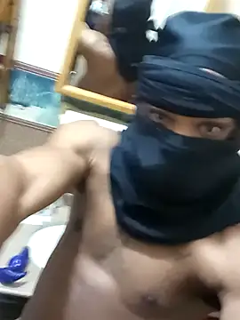 Snapshot of MaskOn_DOut chatting on 10/17/25, 05:10 MaskOn DOut online show from 10/17/25, 05:10