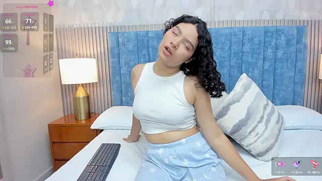 pretty sunlight  online show from 10/21/25, 01:39