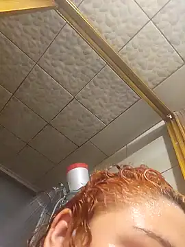 Snapshot of m0ondolly chatting on 09/27/25, 06:29 m0ondolly online show from 09/27/25, 06:29