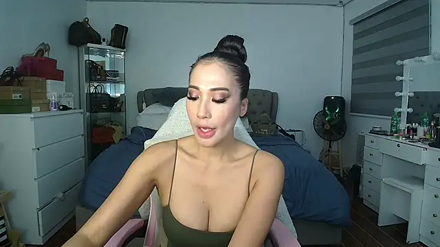 aya saki online show from 11/07/25, 09:53