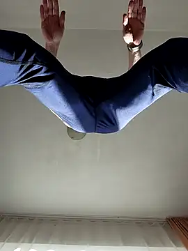 Snapshot of Gingerbeard40 chatting on 12/04/25, 08:01 Gingerbeard40 online show from 12/04/25, 08:01