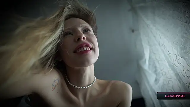  Phantom thread  online show from 12/02/25, 09:25