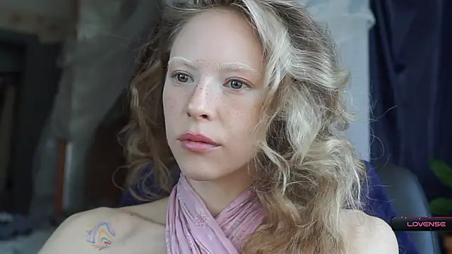 Snapshot of _Phantom_thread_ chatting on 03/14/26, 09:26 Phantom thread online show from 03/14/26, 09:26