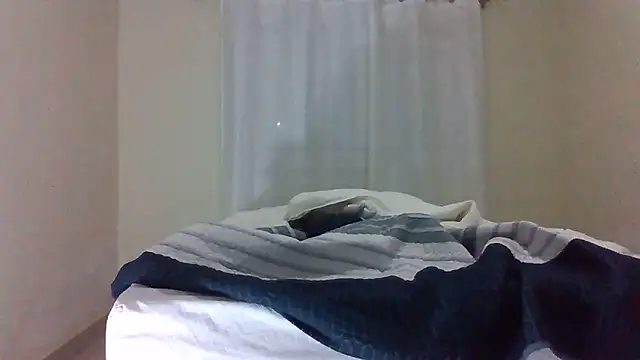 Snapshot of sweets_80 chatting on 05/27/26, 03:47 sweets 80 online show from 05/27/26, 03:47