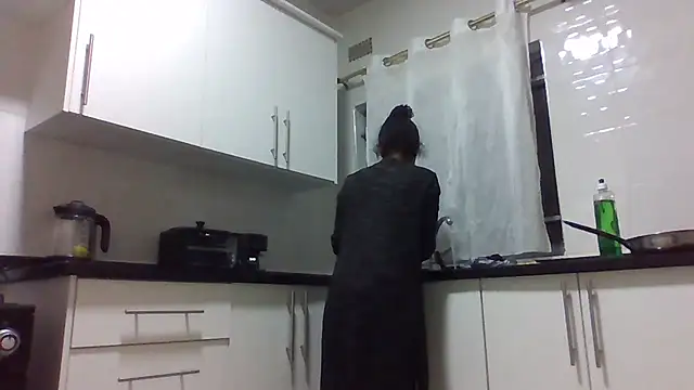 Snapshot of sweets_80 chatting on 06/11/26, 03:48 sweets 80 online show from 06/11/26, 03:48