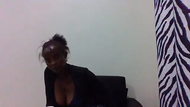 Snapshot of sweets_80 chatting on 06/14/26, 04:42 sweets 80 online show from 06/14/26, 04:42