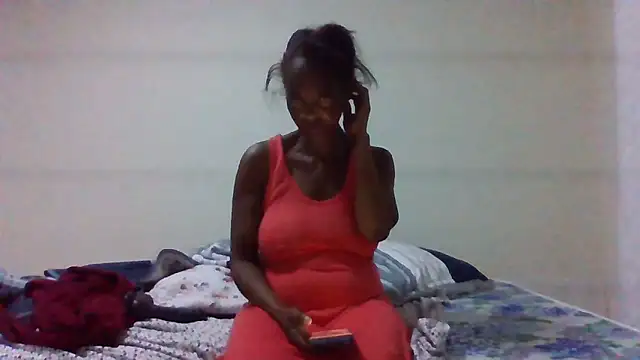 Snapshot of sweets_80 chatting on 06/17/26, 02:47 sweets 80 online show from 06/17/26, 02:47
