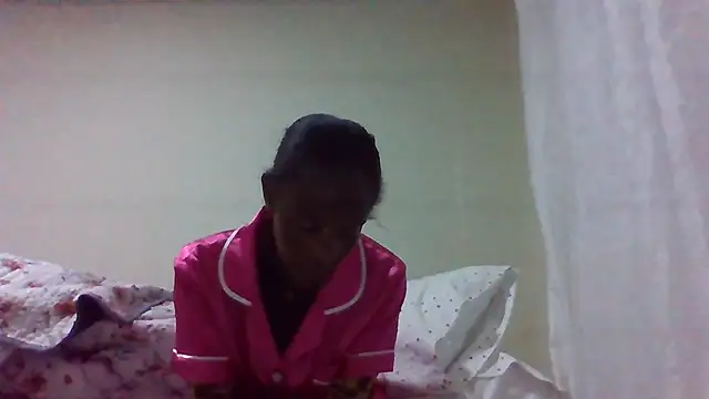 Snapshot of sweets_80 chatting on 06/25/26, 04:44 sweets 80 online show from 06/25/26, 04:44