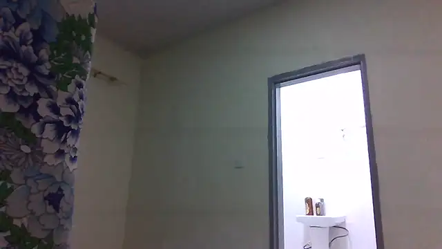 Snapshot of sweets_80 chatting on 07/24/26, 03:48 sweets 80 online show from 07/24/26, 03:48
