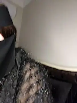 Snapshot of -Arab_milf- chatting on 12/26/24, 08:18 -Arab milf- online show from 12/26/24, 08:18