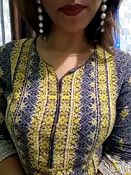 Snapshot of MIss-Naina chatting on 01/05/25, 10:43 MIss-Naina online show from 01/05/25, 10:43