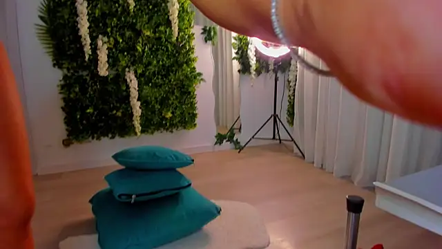 VivienCarter online show from 10/14/25, 05:25