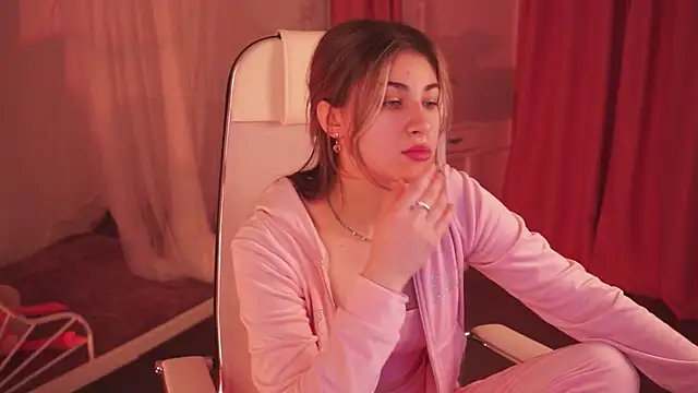 EllieCutes online show from 02/01/25, 09:00