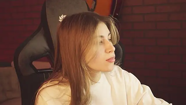 EllieCutes online show from 02/17/25, 05:36