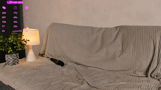 MeghanElson online show from 12/18/24, 05:21