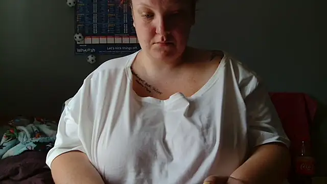 busty-bella1 online show from 06/25/26, 09:36