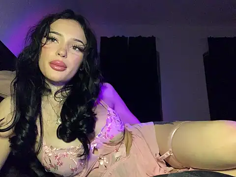 Snapshot of madelinexx chatting on 01/18/25, 11:33 madelinexx online show from 01/18/25, 11:33