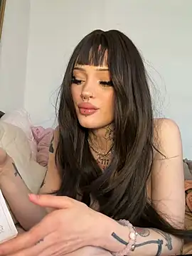 madelinexx online show from 05/05/26, 08:22